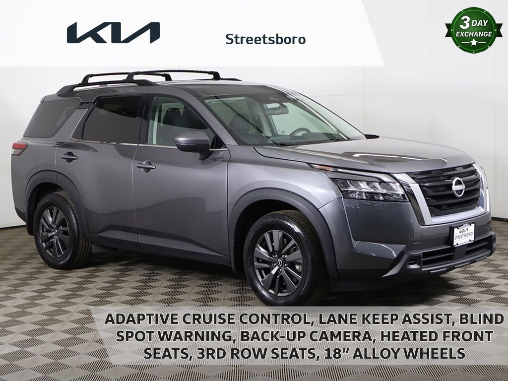 2022 Nissan Pathfinder SV