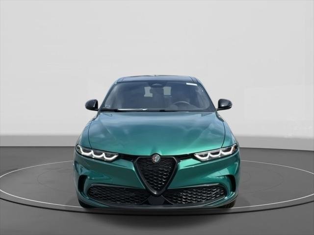 New 2025 Verde (Green) Fangio Metallic Exterior Paint Alfa Romeo  image 2