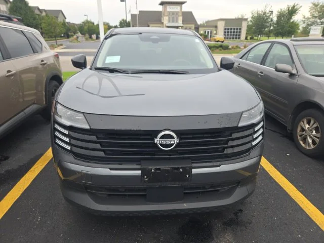 Used 2025 Gray Nissan SV image 27