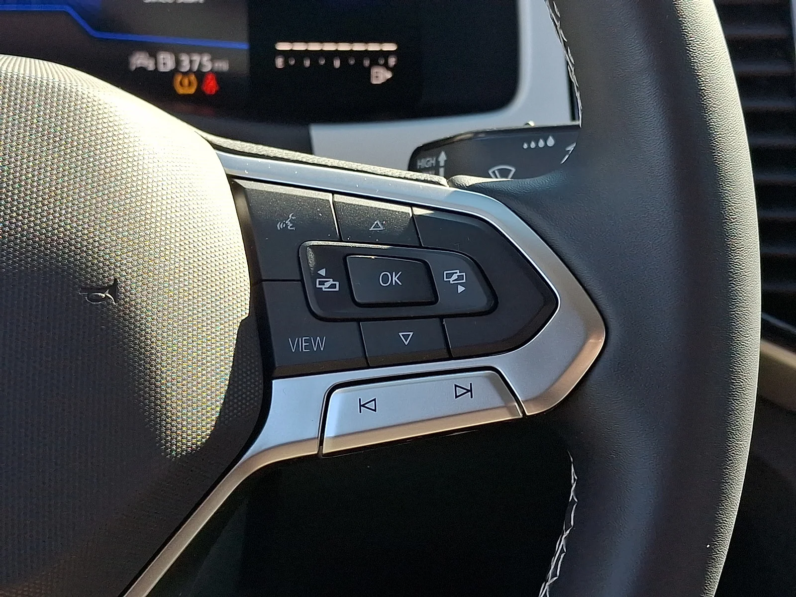 2022 Volkswagen Atlas SE w/Tech - Photo 24