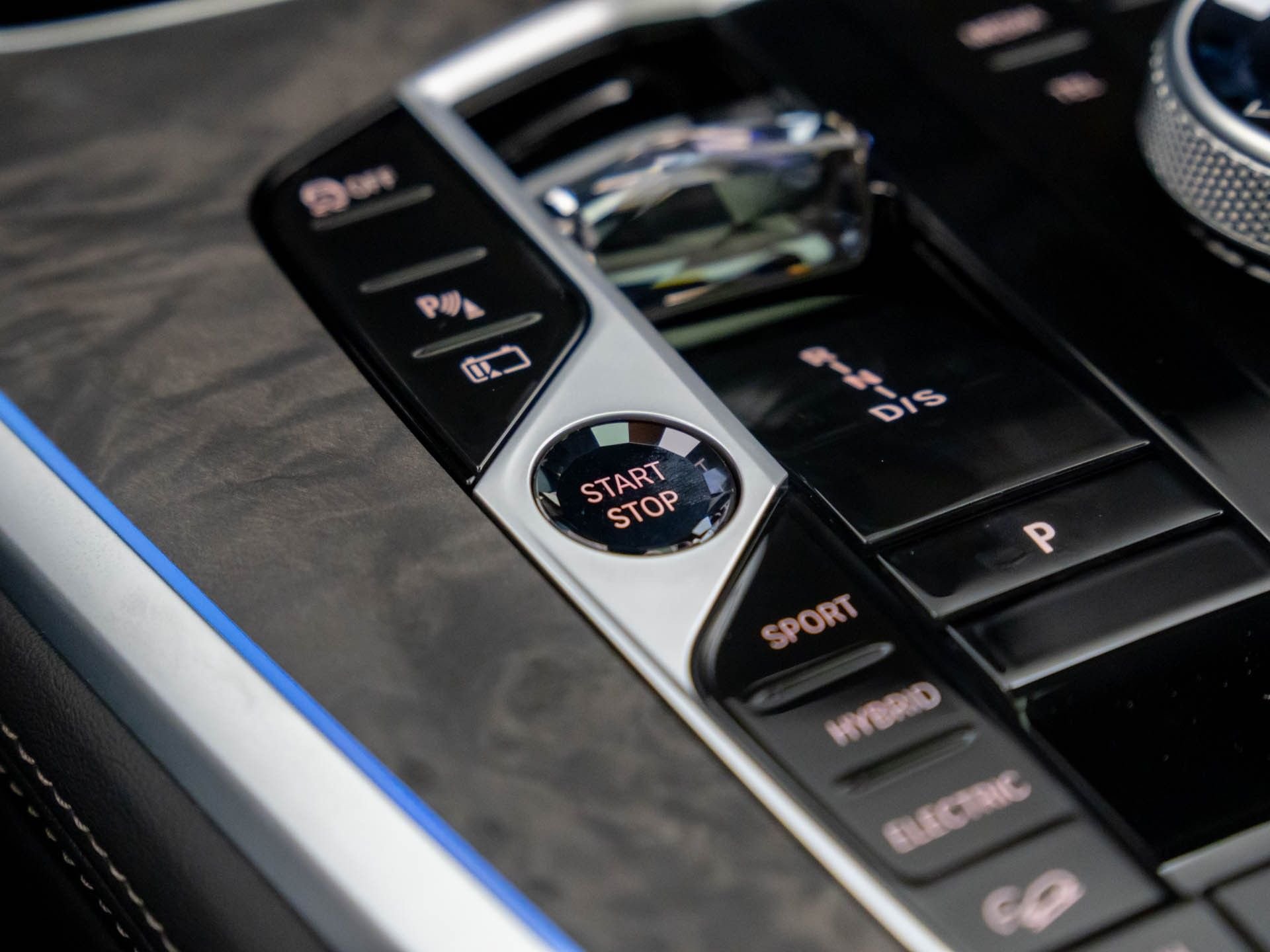 New 2026 Skyscraper Grey Metallic BMW xDrive50e image 21