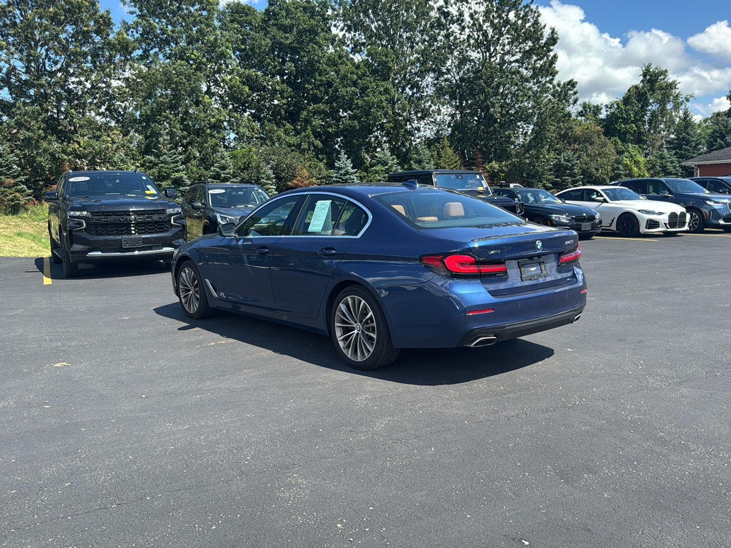 Used 2022 Phytonic Blue Metallic BMW 540i xDrive image 5