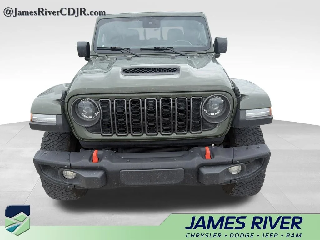 Used 2024 Green Jeep Mojave image 3