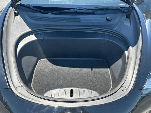 Used 2018  Tesla Long Range image 14