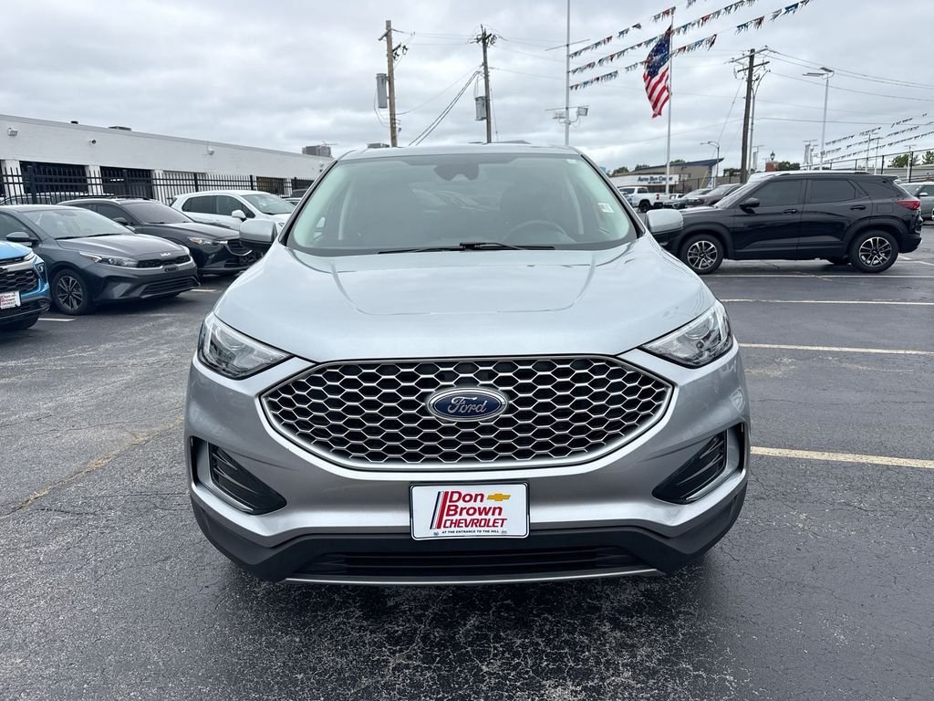 Used 2024 Silver Ford SEL image 45
