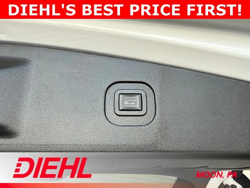 Used 2017 White GMC SLT image 11