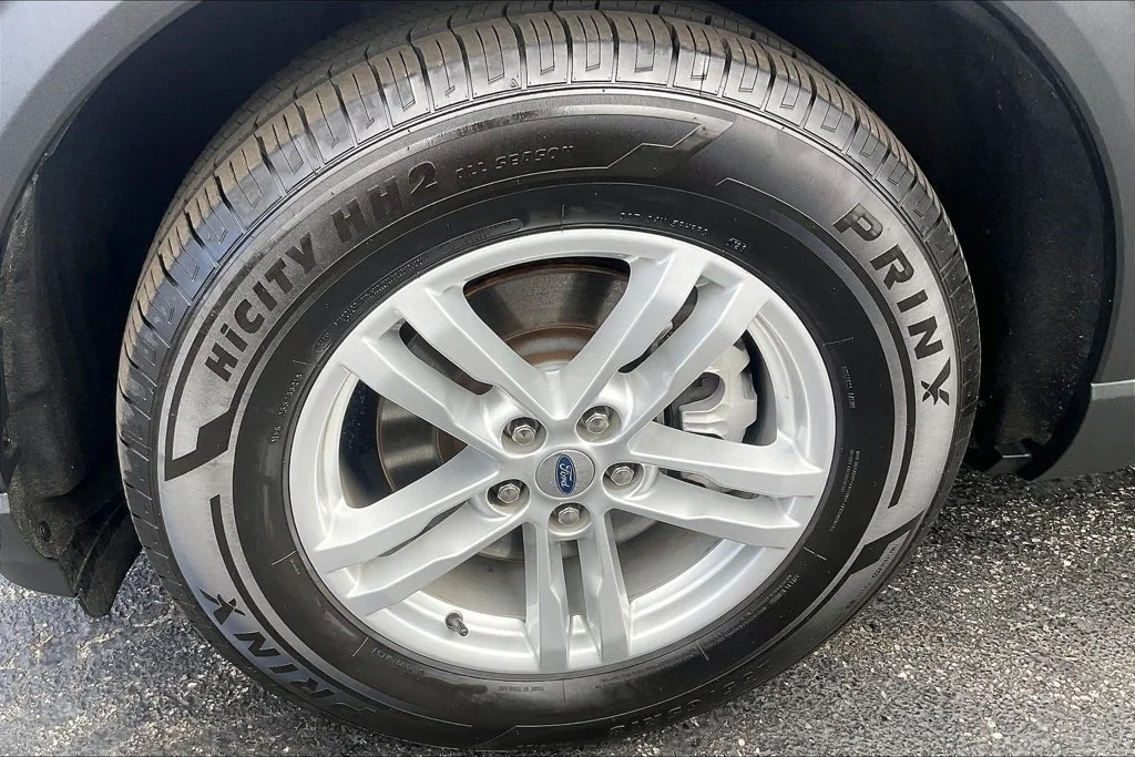 Certified Used 2023 Silver Metallic Ford XLT image 8