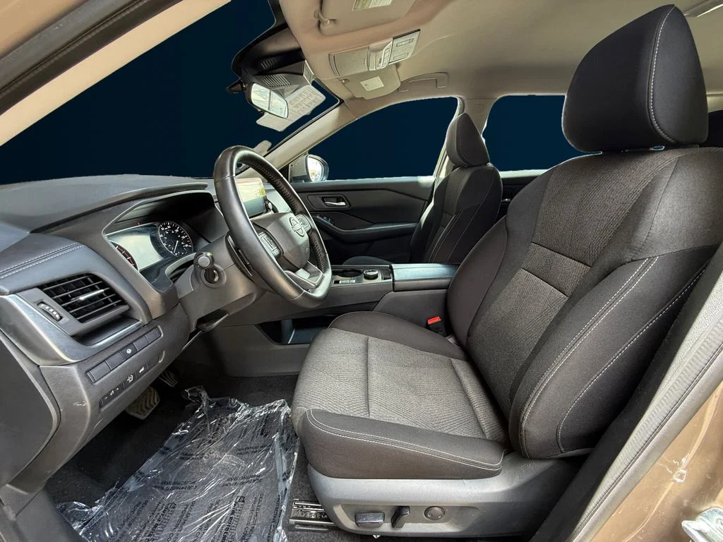Used 2025 Beige/tan Nissan SV image 10