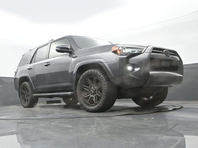 Used 2023 Magnetic Gray Metallic Toyota SR5 Premium image 9