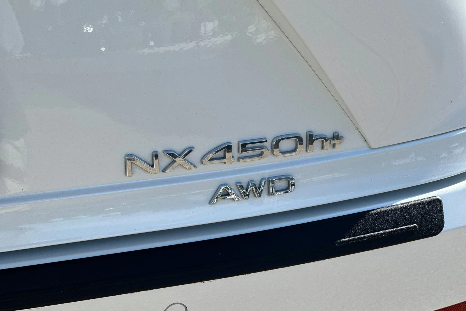 Used 2025 White Pearl Lexus 450h+ Luxury image 21