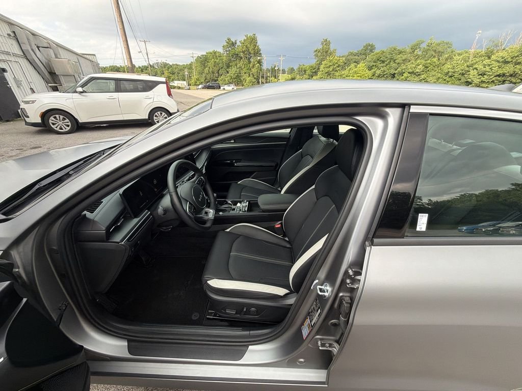 Used 2025 Gray Kia GT-Line image 11