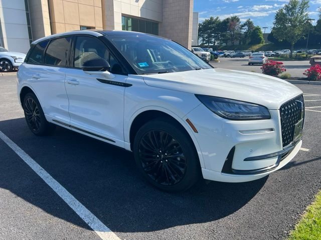 Used 2023 White Lincoln Standard image 3