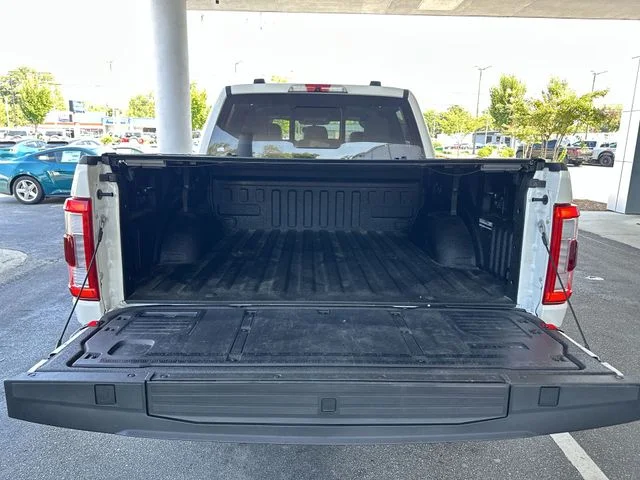 Used 2022 White Ford Lariat image 26