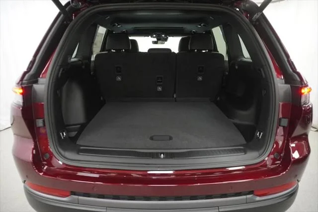 New 2026 Velvet Red Pearl-Coat Exterior Paint Jeep Laredo image 30