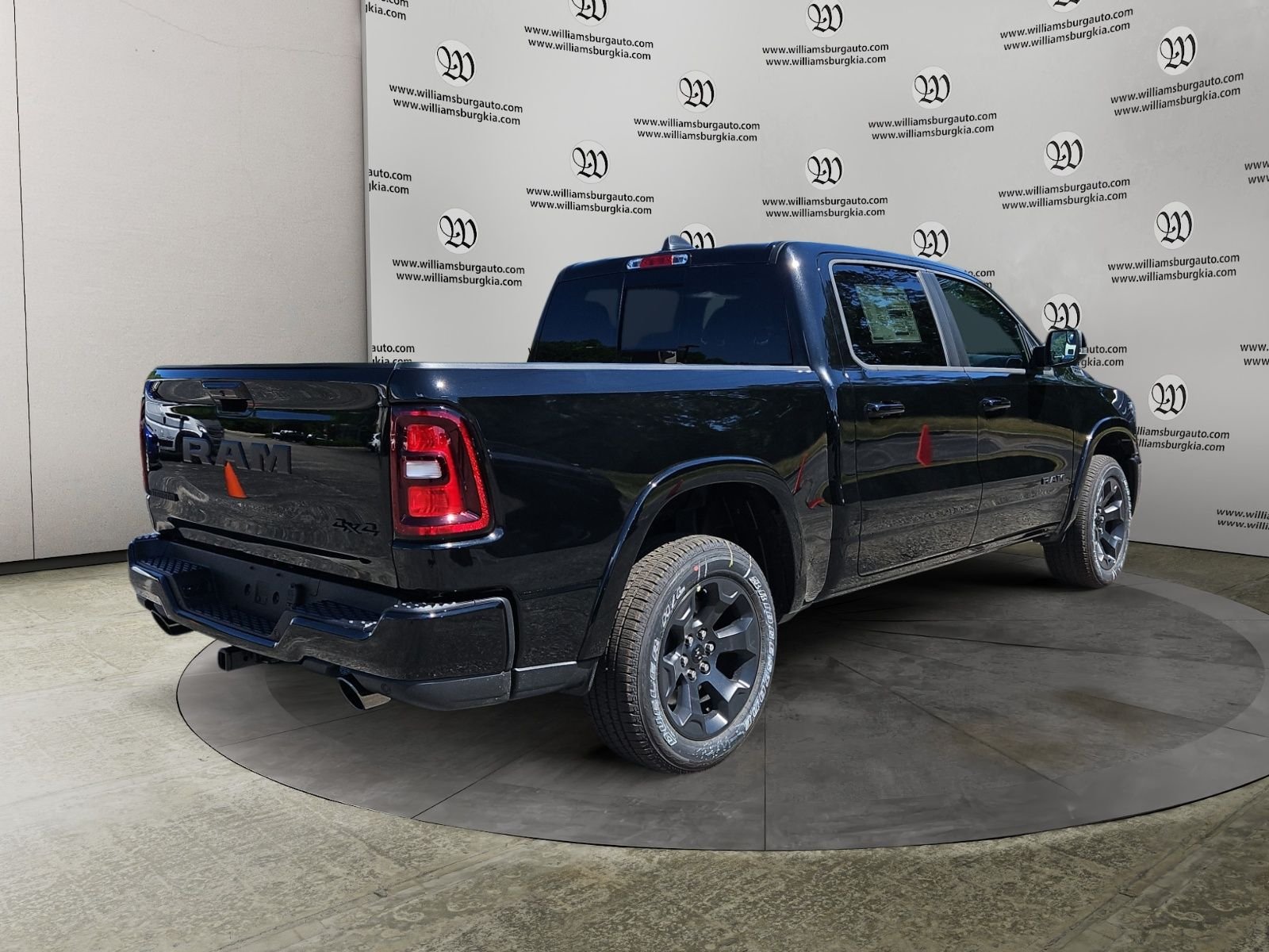 New 2026 Diamond Black Crystal Pearl-Coat Exterior Paint RAM Big Horn/Lone Star image 5