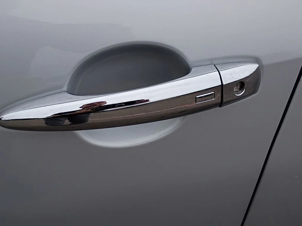 Used 2025 Brilliant Silver Metallic Nissan 2.5 SV image 14