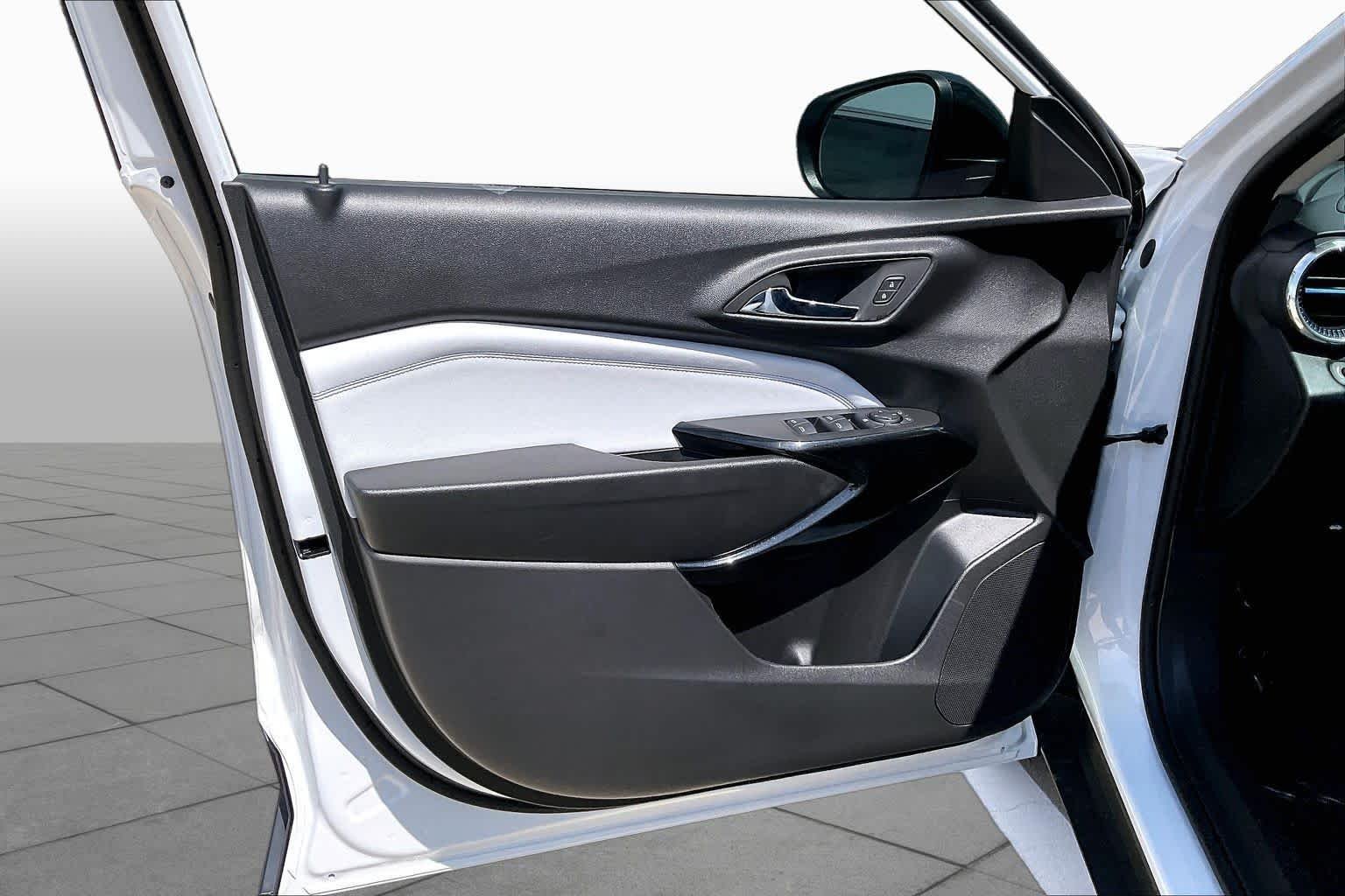 2026 Chevrolet Trax LT - Photo 11