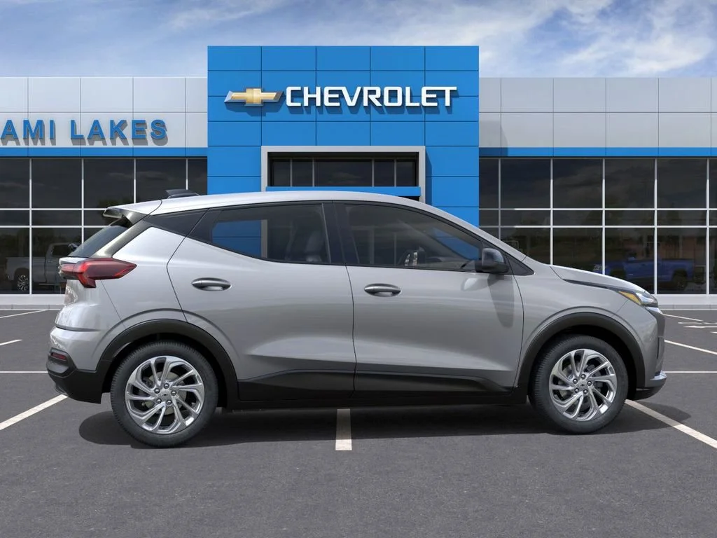 New 2027 Sterling Grey Metallic Chevrolet LT image 5