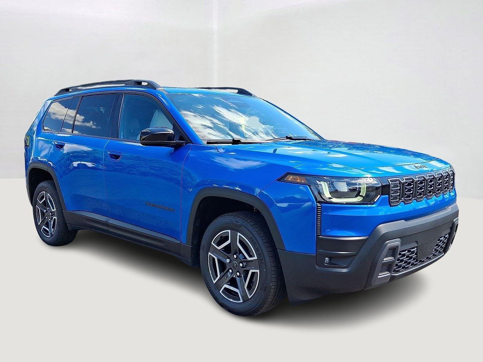 New 2026 Hydro Blue Pearl-Coat Exterior Paint Jeep Limited image 2