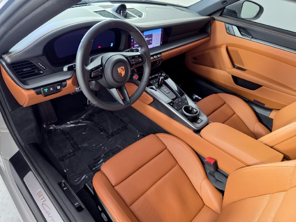 Used 2025  Porsche  image 10