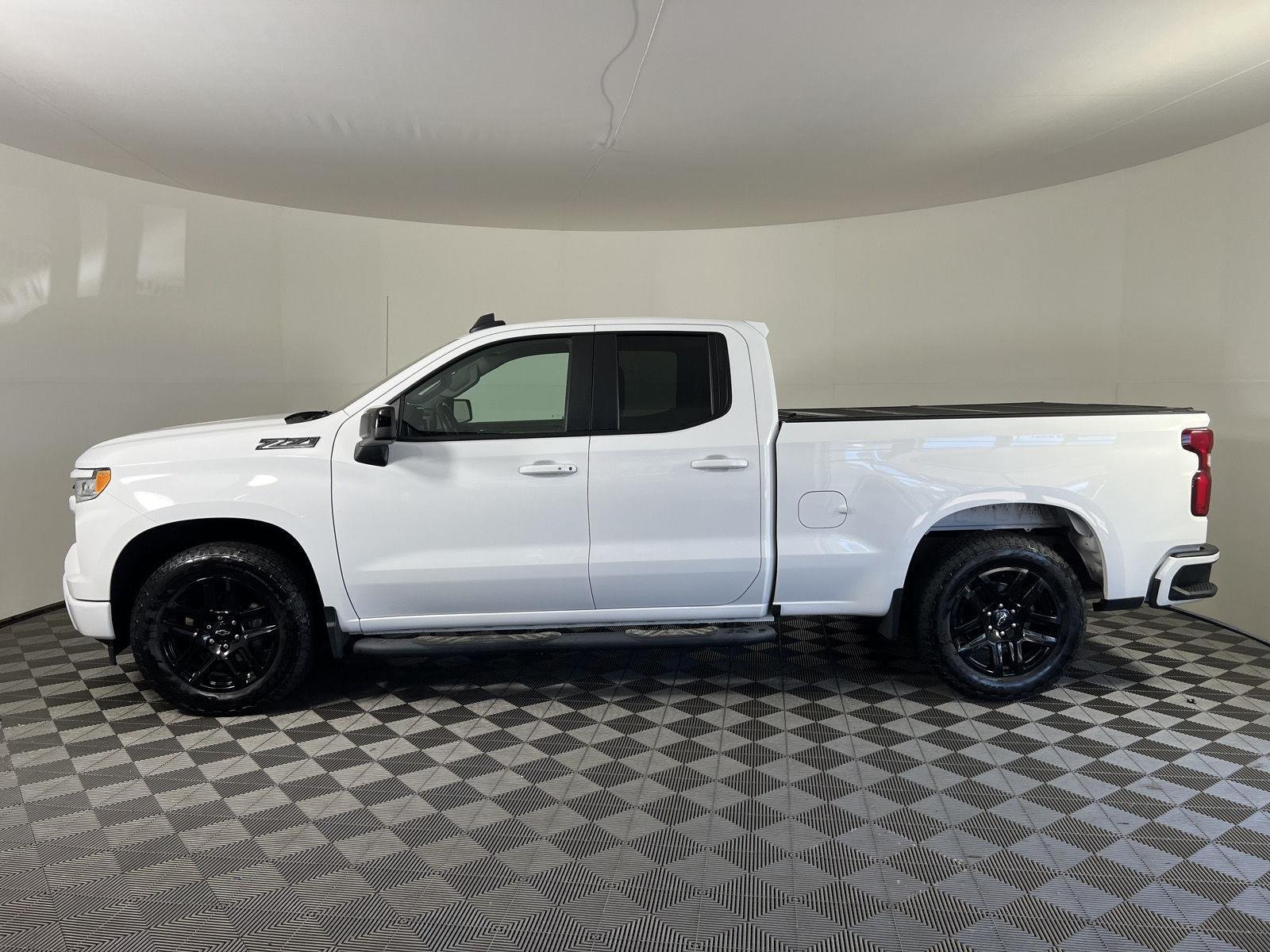 Used 2023 Summit White Chevrolet RST image 28