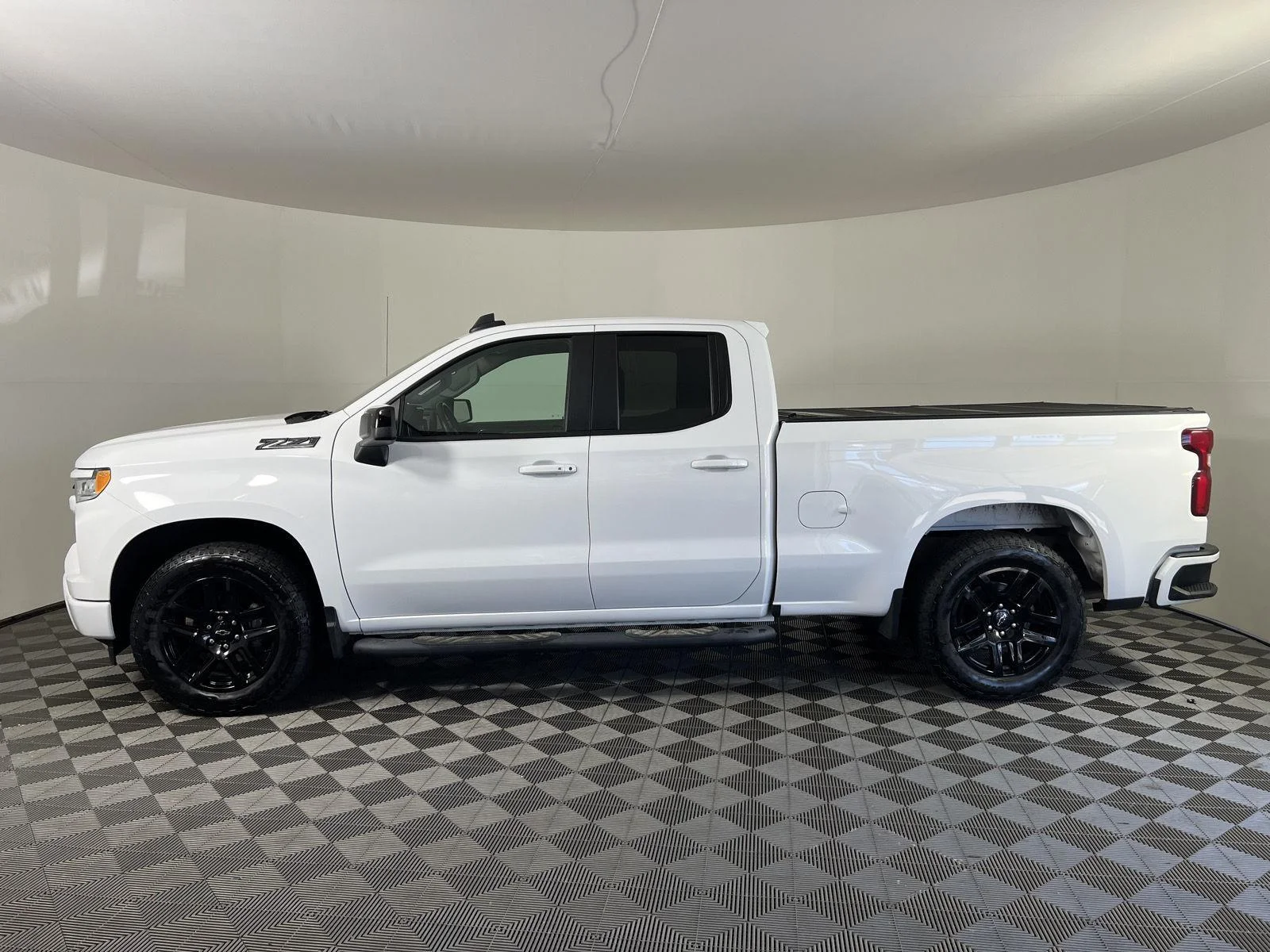 Used 2023 Summit White Chevrolet RST image 28