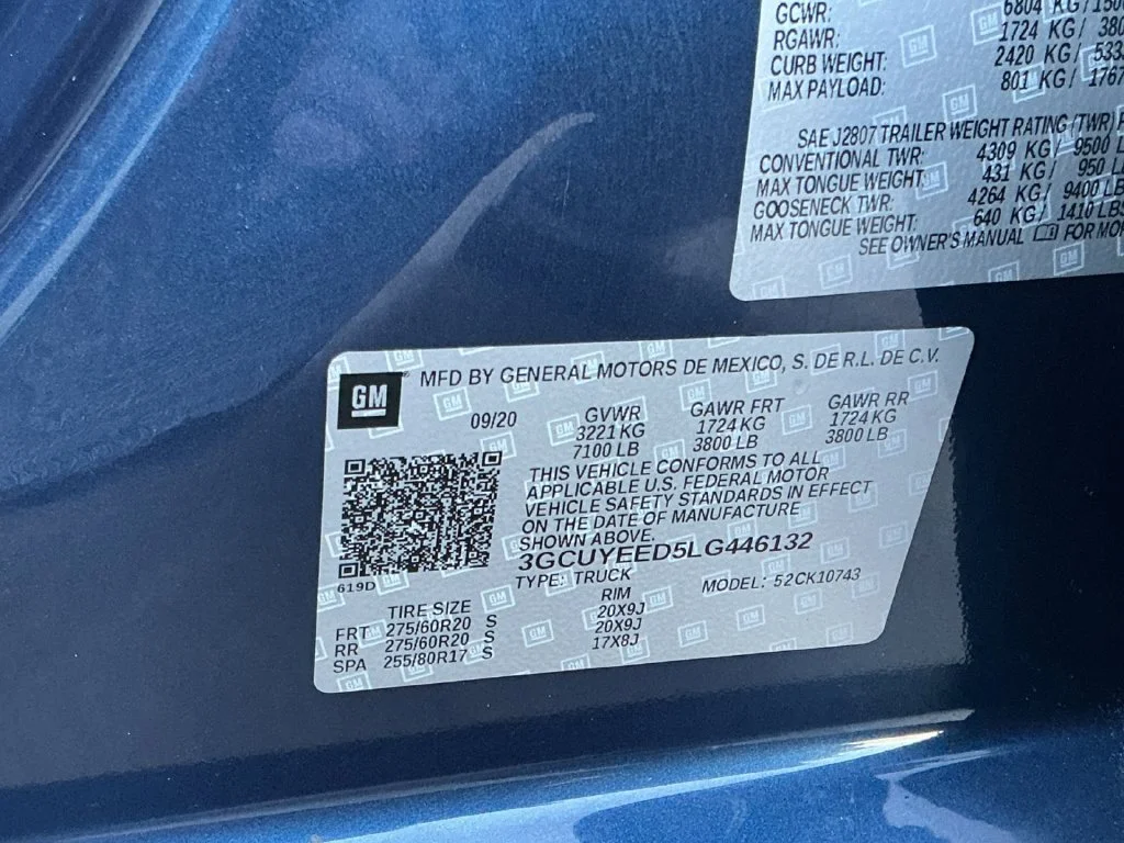 Used 2020 Blue Chevrolet RST image 31