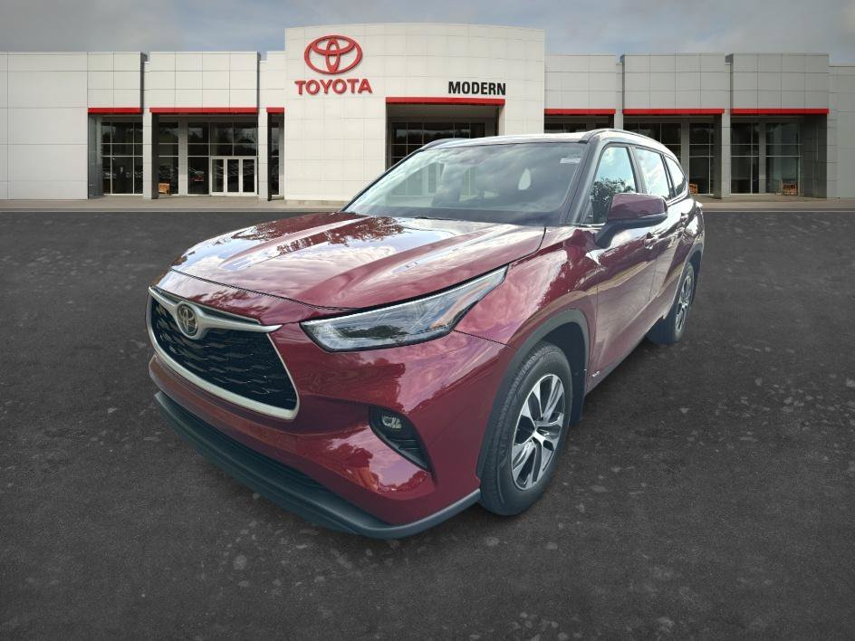 Used 2026 Ruby Flare Pearl Toyota Hybrid XLE image 1