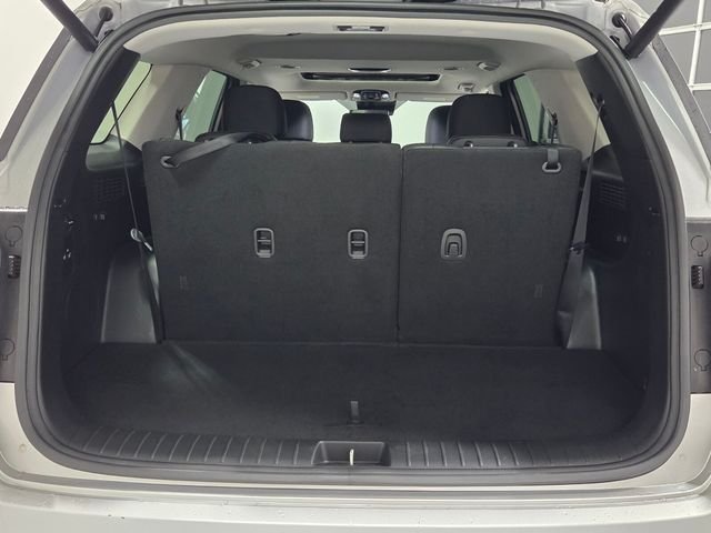 Used 2025 Silver Hyundai SEL Premium image 12