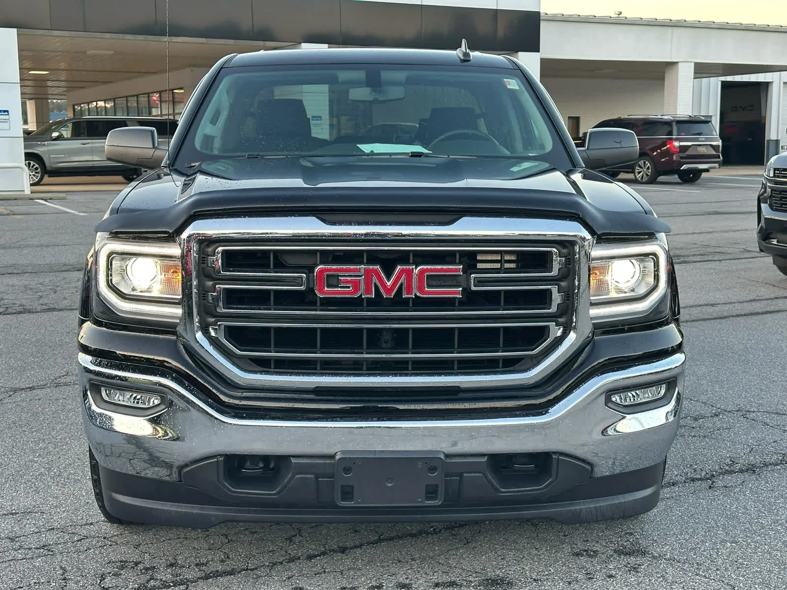Used 2019 Onyx Black GMC SLE image 5