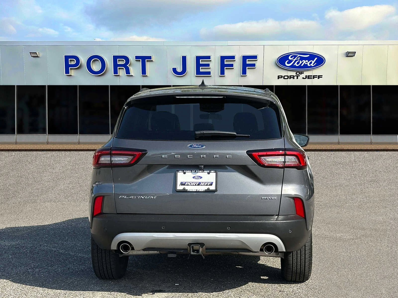 Used 2023 Carbonized Gray Metallic Ford Platinum image 7