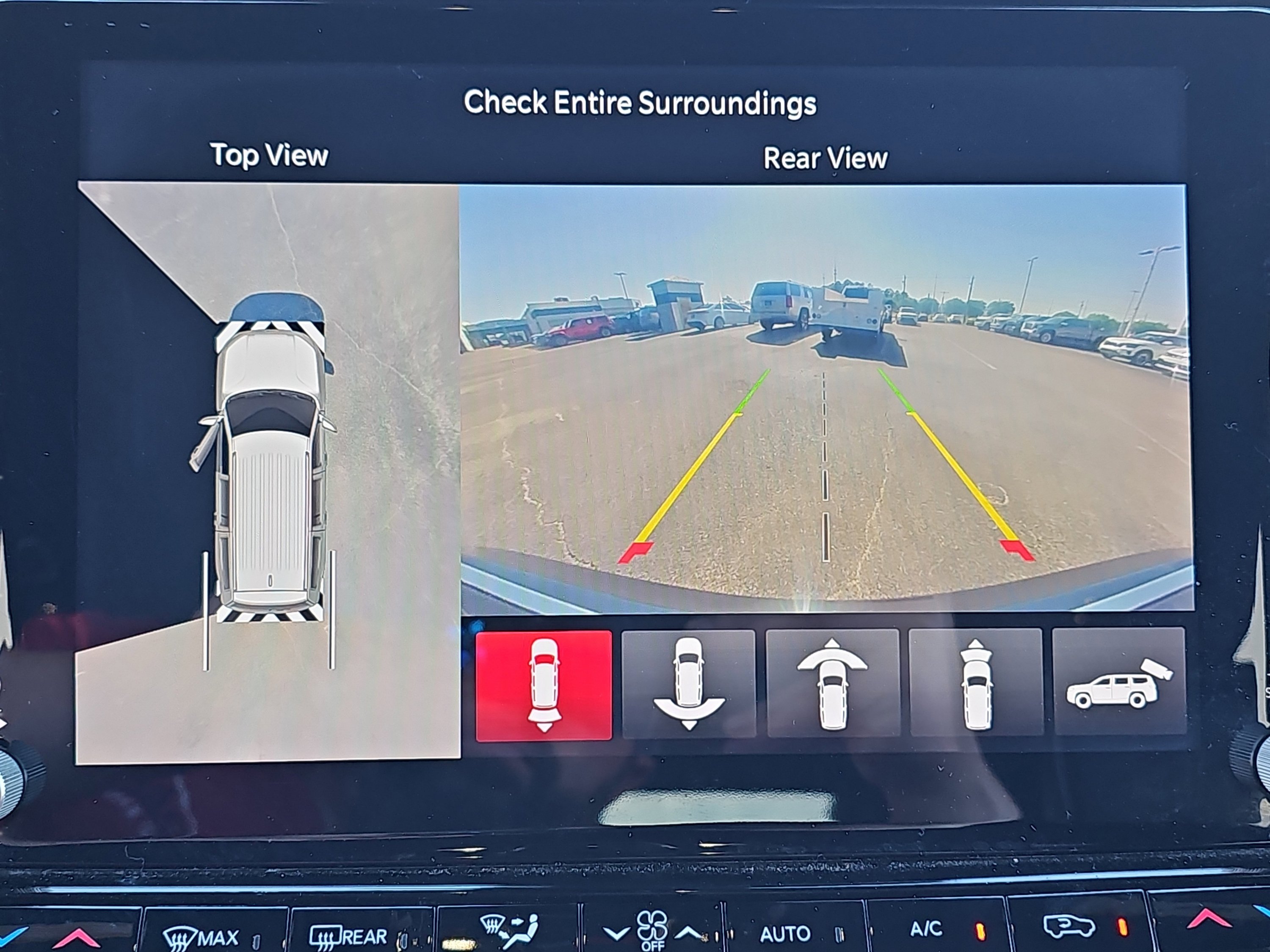 Used 2022 Diamond Black Crystal Pearlcoat Jeep Series III image 29