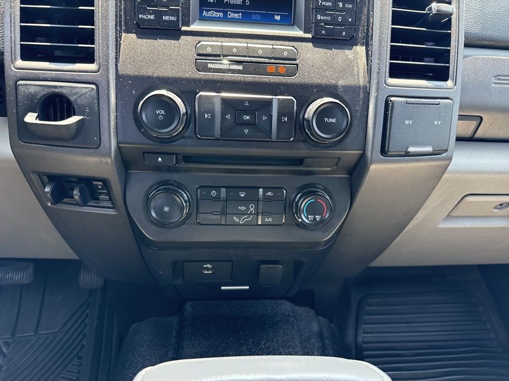 2017 Ford F-350 Super Duty Chassis Cab XL - Photo 14