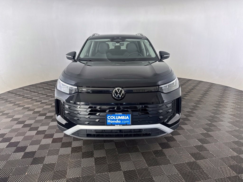 Used 2025 Black Volkswagen 2.0T SE image 3