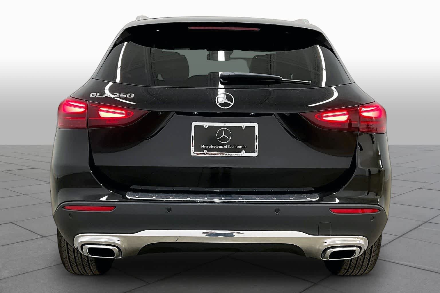 New 2026 Night Black Mercedes-Benz GLA 250 image 4