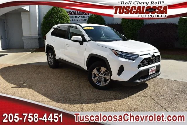 2024 Toyota RAV4 XLE FWD's photo