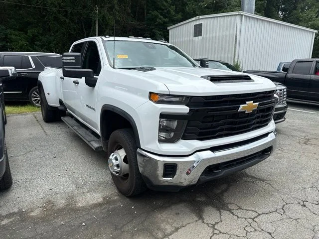 Used 2024 White Chevrolet Work Truck image 12
