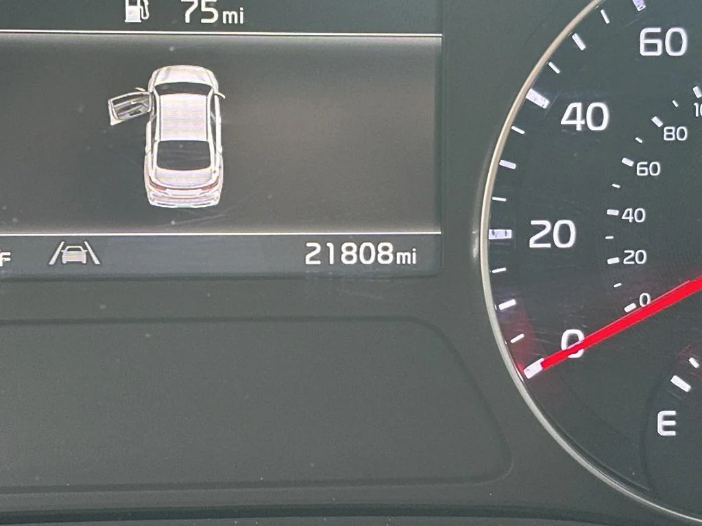 Used 2024 Aurora Black Kia LX image 8