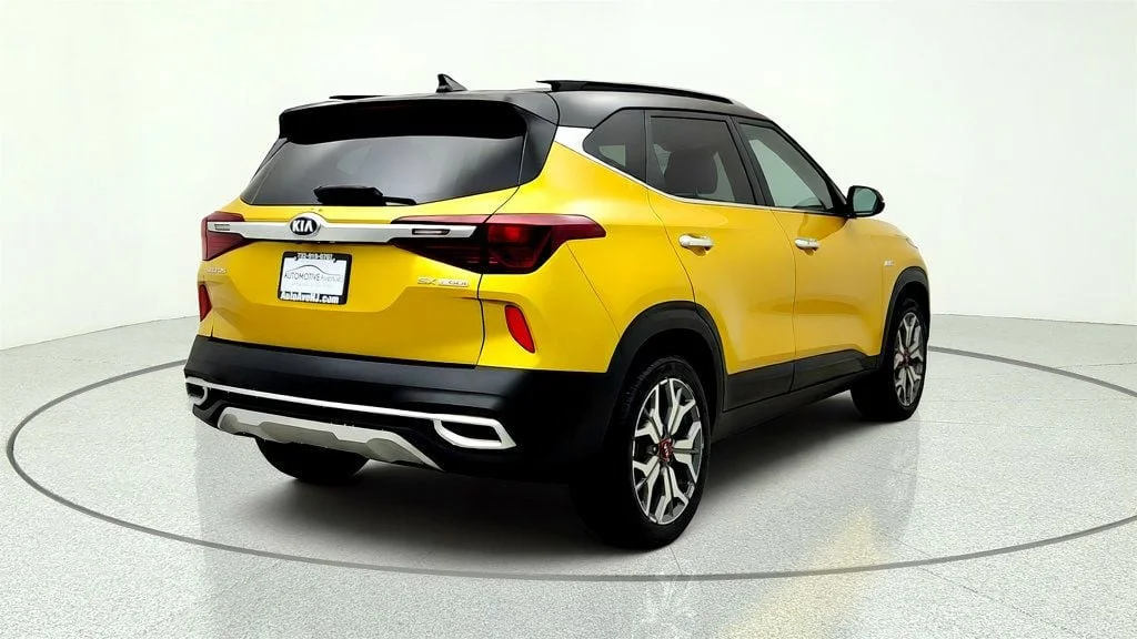 Used 2021 Starbright Yellow Kia SX DCT AWD image 5
