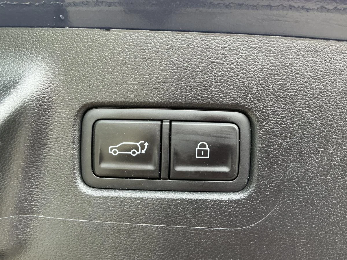 Used 2025 Blue Hyundai XRT image 41