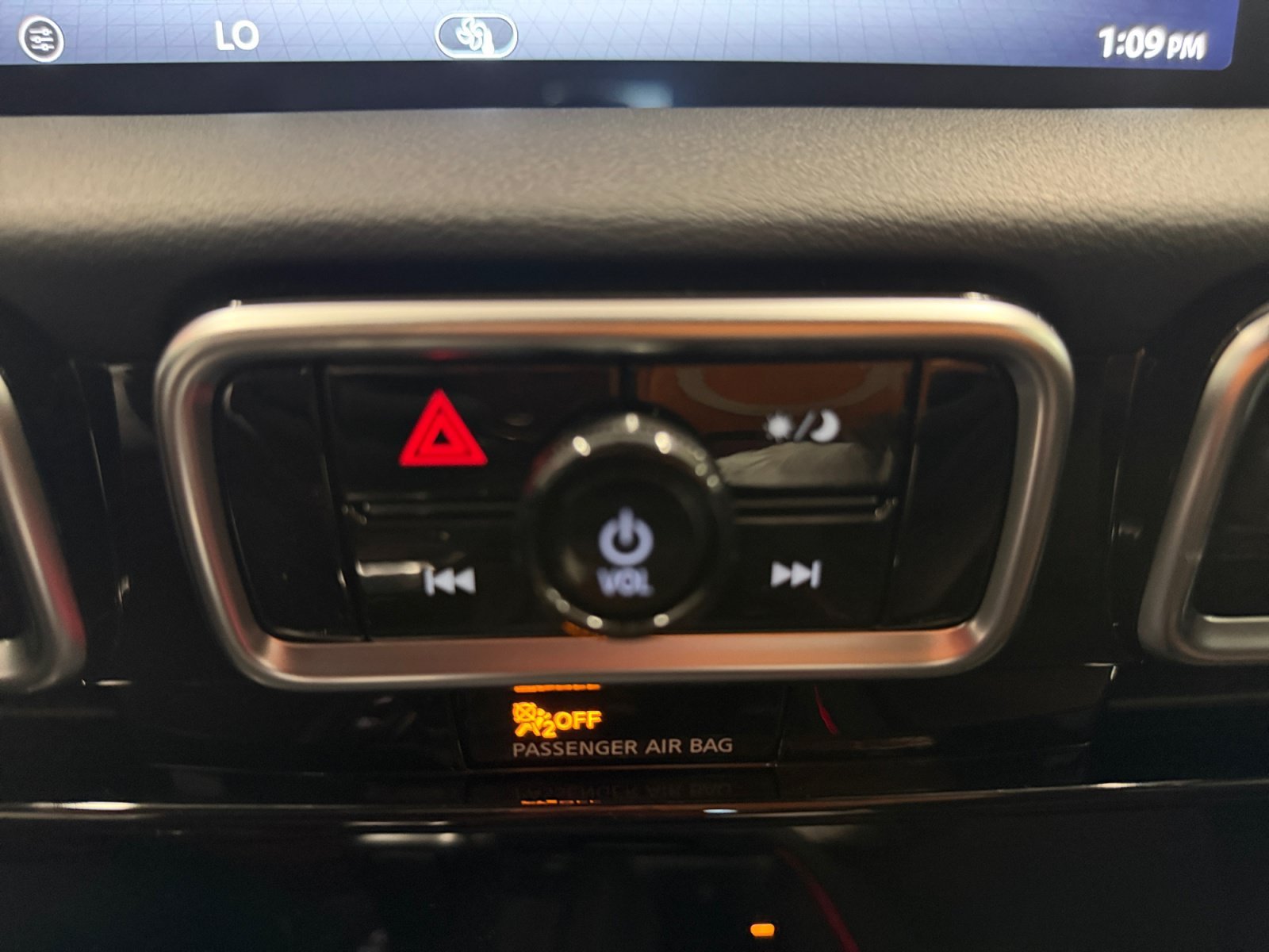 New 2026 Energetic Ember/Super Black Nissan SR image 31