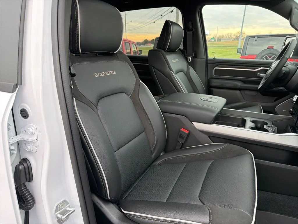 New 2026 Bright White Clear-Coat Exterior Paint RAM Laramie image 20