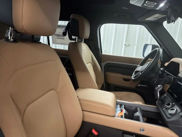 New 2026 Borasco Gray Metallic Land Rover S image 22