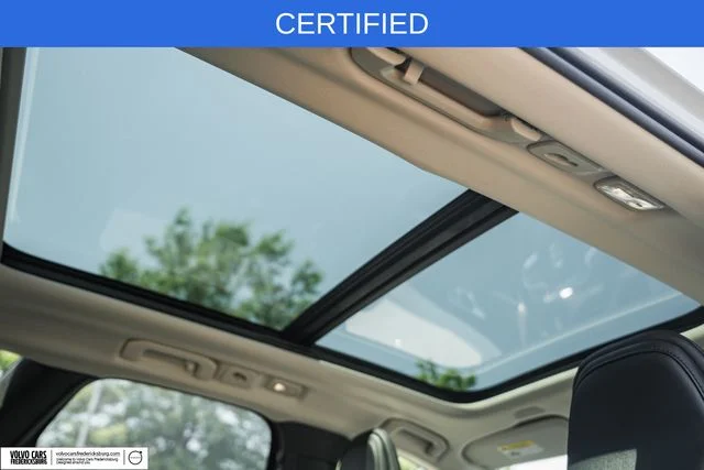 2023 Volvo XC60 B5 Ultimate Bright Theme AWD's photo