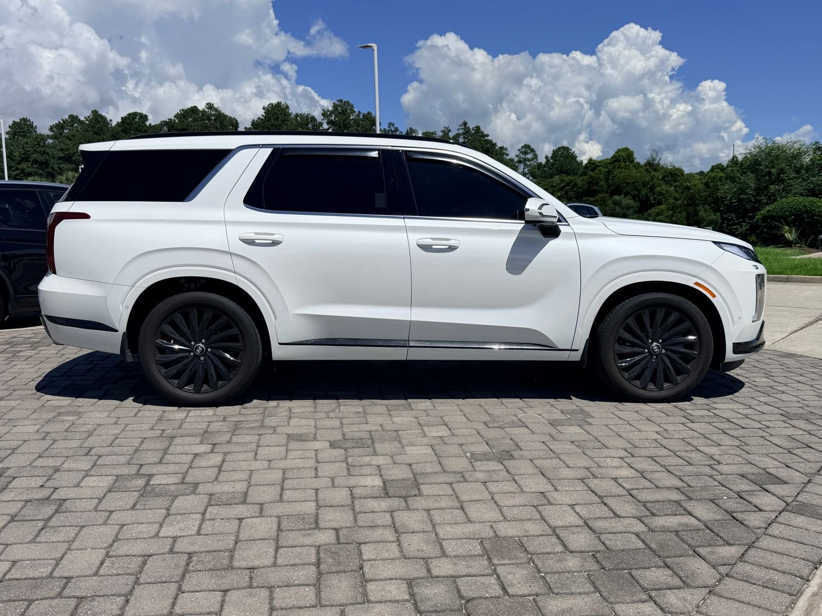 Used 2025 White Hyundai Calligraphy Night Edition image 8
