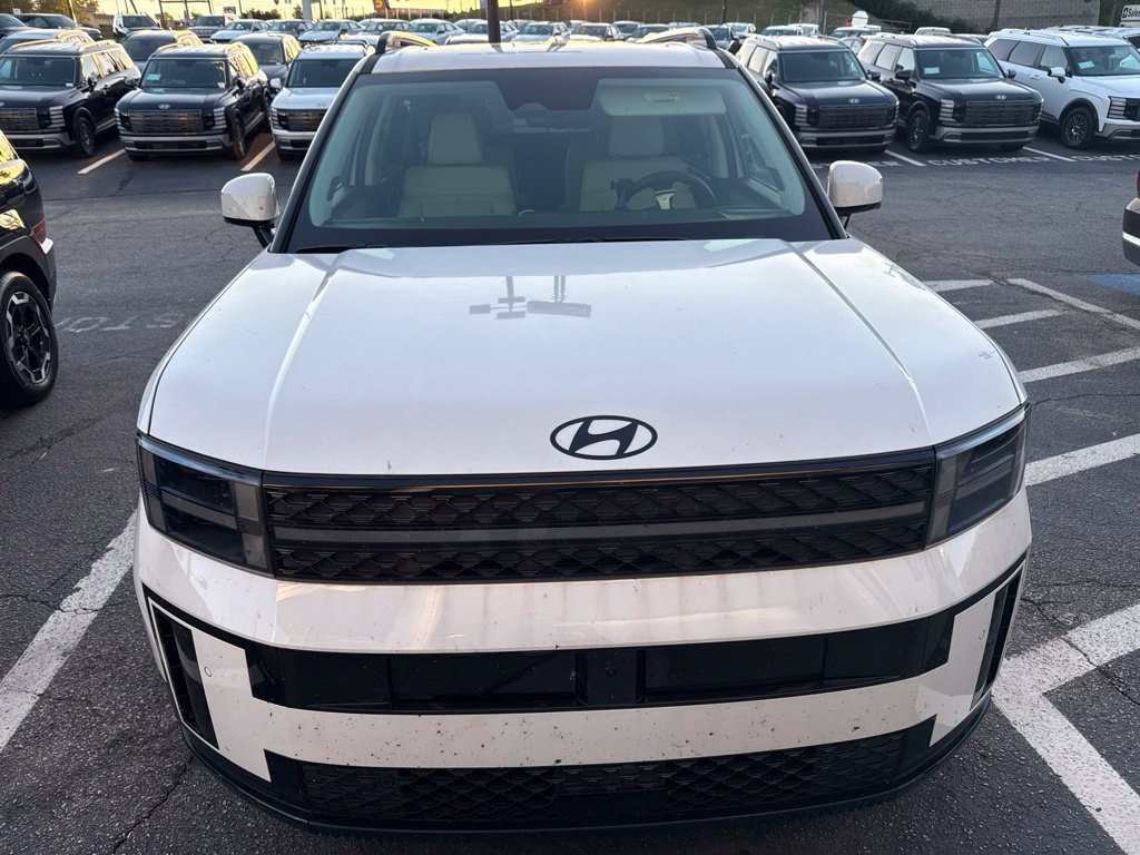 Used 2025 White Hyundai Calligraphy image 1