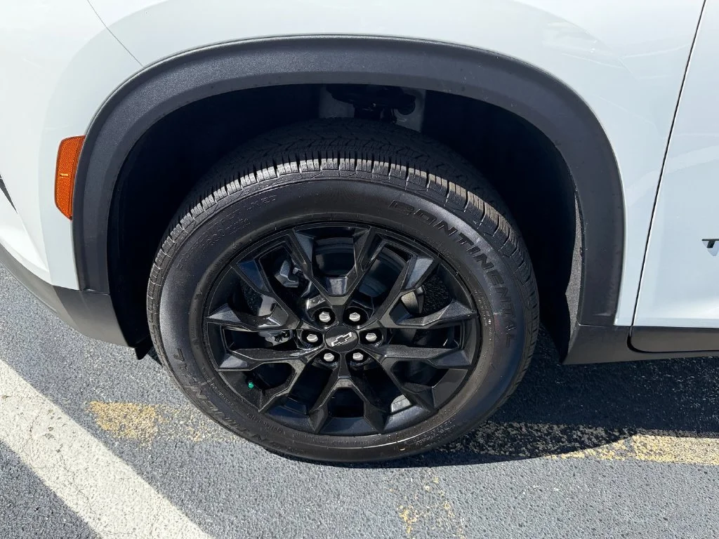 New 2026 Summit White Chevrolet LT image 17