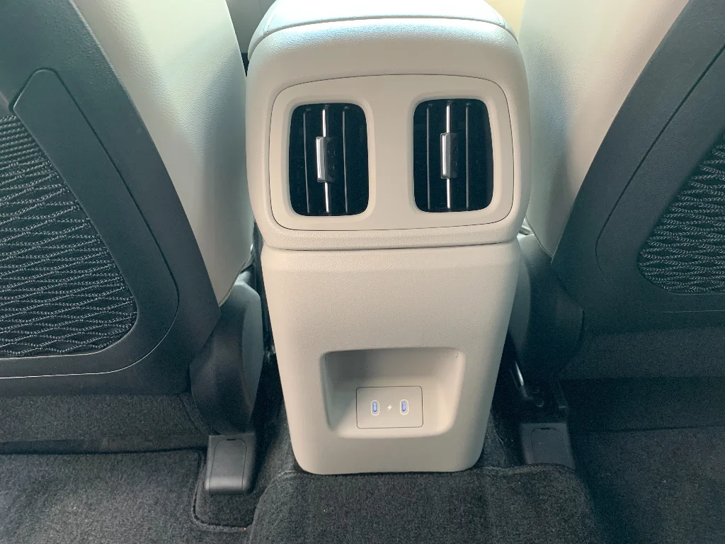 Used 2025 Titan Gray Hyundai Limited image 18