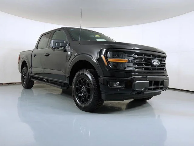 New 2025 Black Ford XLT image 2