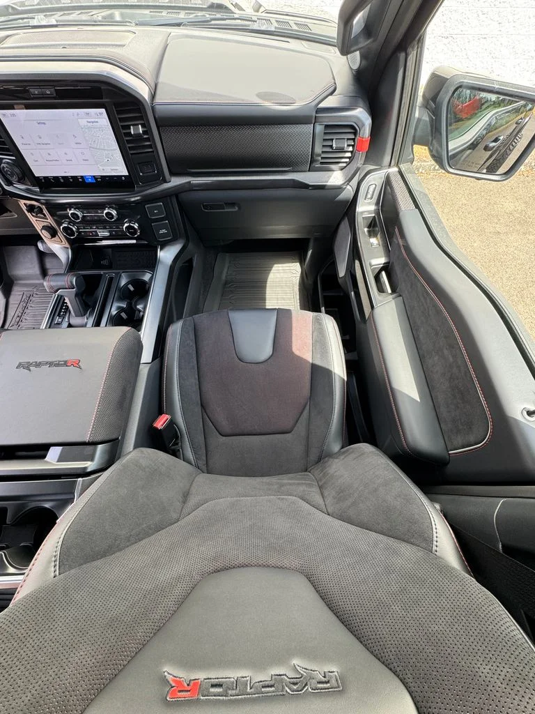 2025 Ford F-150 Raptor - Photo 28